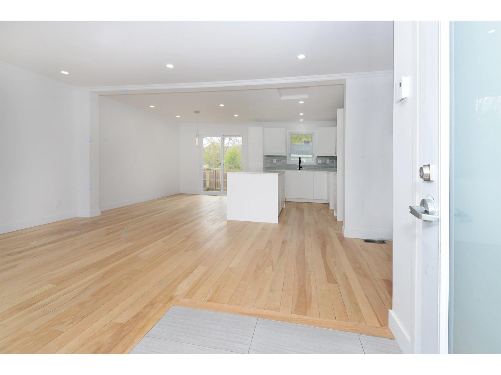 1713 Rue des Pâquerettes Saint-Lazare Quebec Canada J7T2P3 3