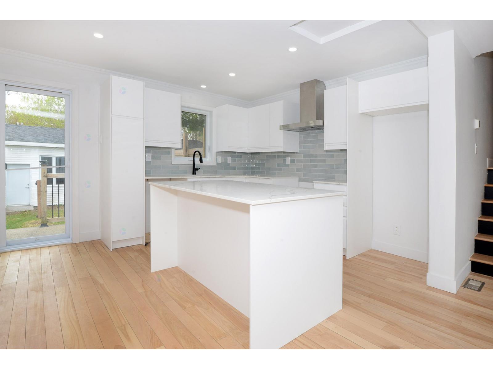1713 Rue des Pâquerettes Saint-Lazare Quebec Canada J7T2P3 4