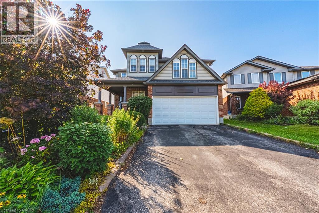 140 COUNTRY CLUB Drive, Cambridge, Ontario