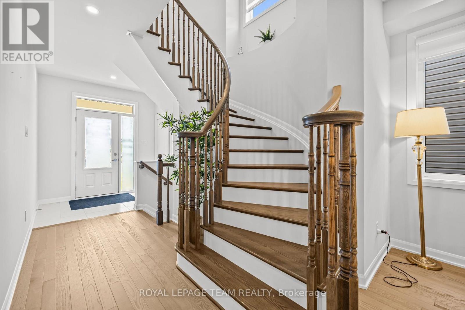 70 Ralph Erfle Way, Ottawa, Ontario  K2J 6V5 - Photo 3 - X13686654