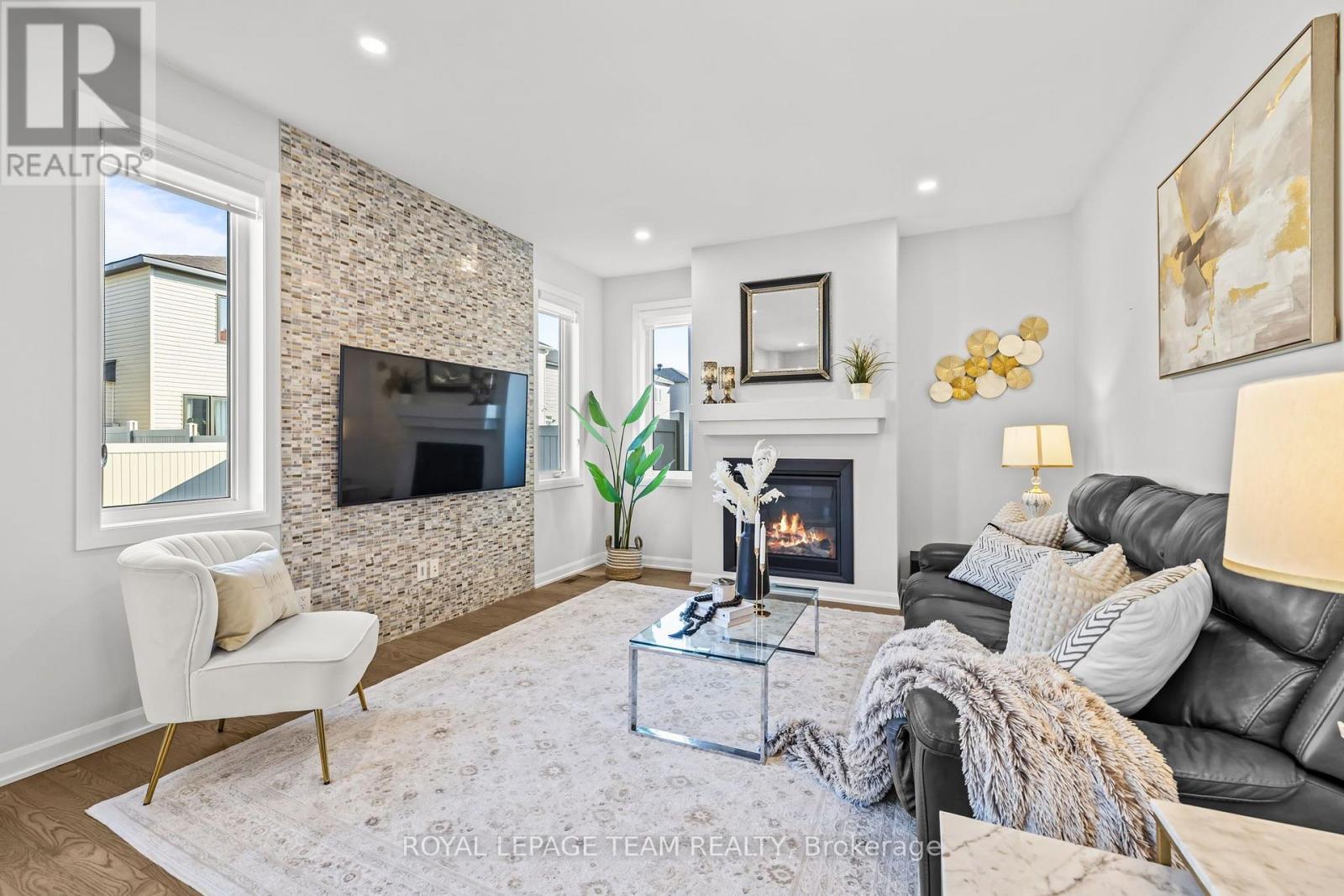 70 Ralph Erfle Way, Ottawa, Ontario  K2J 6V5 - Photo 4 - X13686654