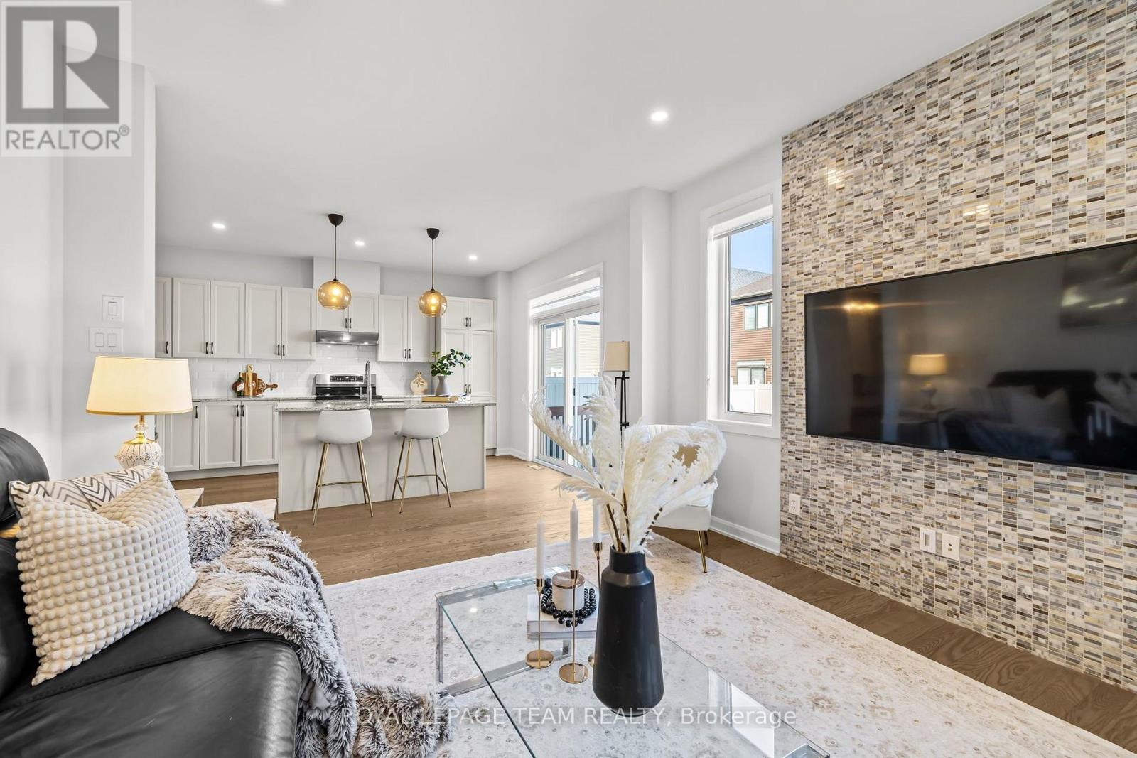 70 Ralph Erfle Way, Ottawa, Ontario  K2J 6V5 - Photo 7 - X13686654