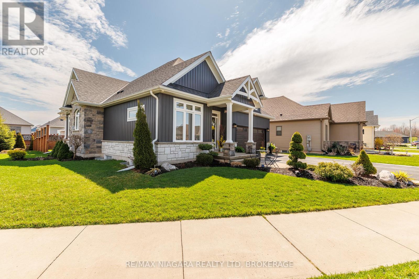 4049 Village Creek Drive, Fort Erie, Ontario  L0S 1S0 - Photo 2 - X13686610