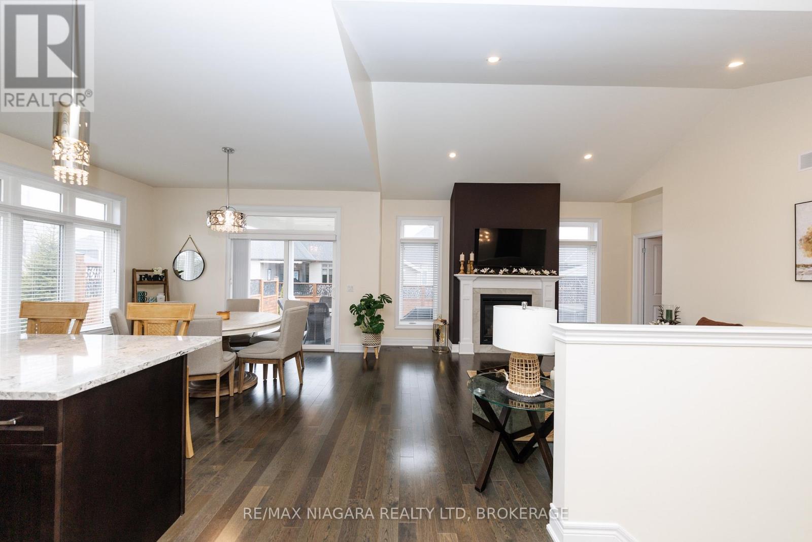 4049 Village Creek Drive, Fort Erie, Ontario  L0S 1S0 - Photo 4 - X13686610