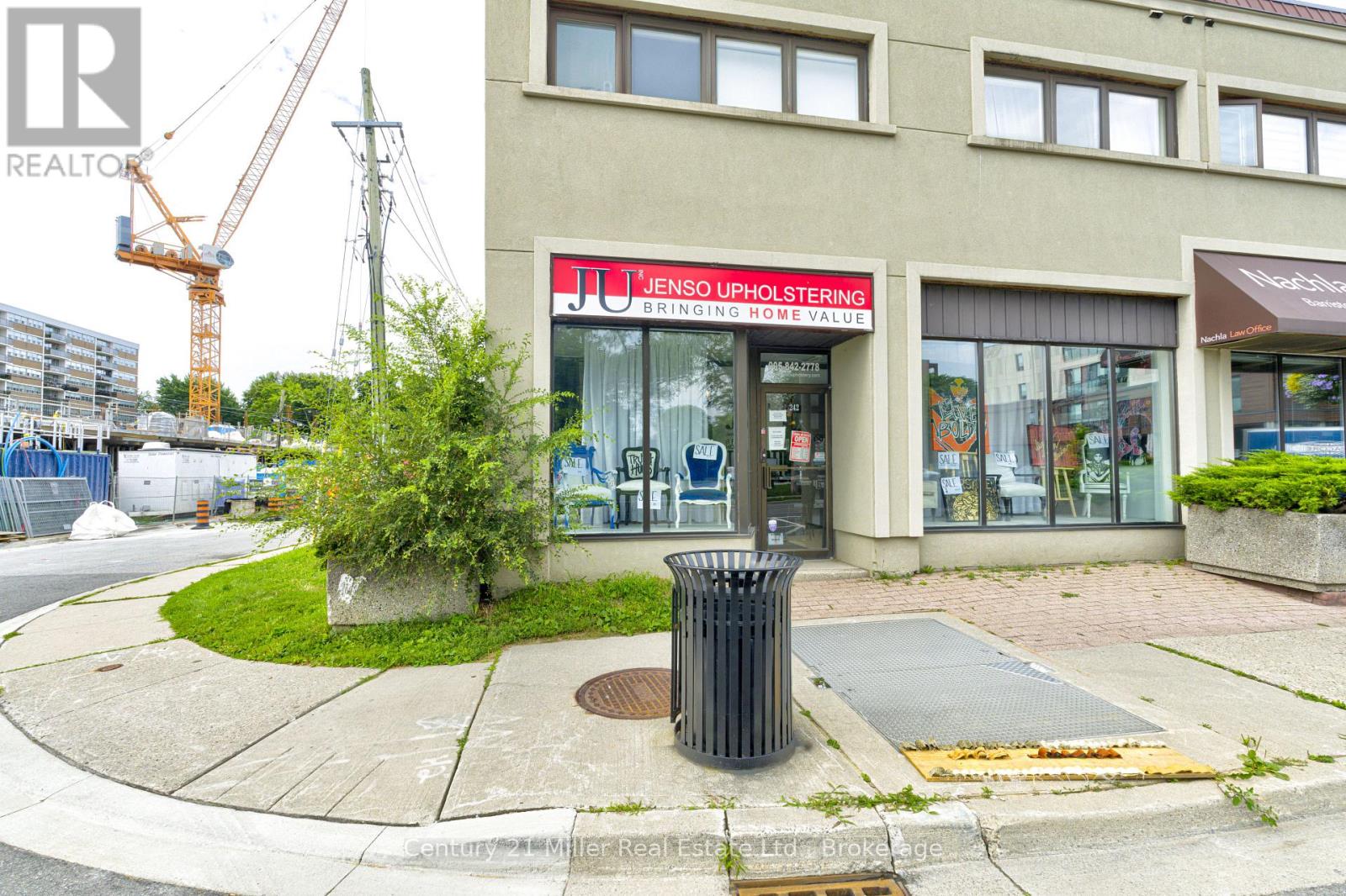 242 Kerr Street, Oakville, Ontario  L6K 3B2 - Photo 4 - W13686702