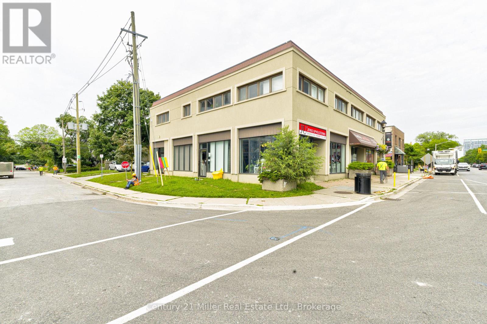 242 Kerr Street, Oakville, Ontario  L6K 3B2 - Photo 5 - W13686702
