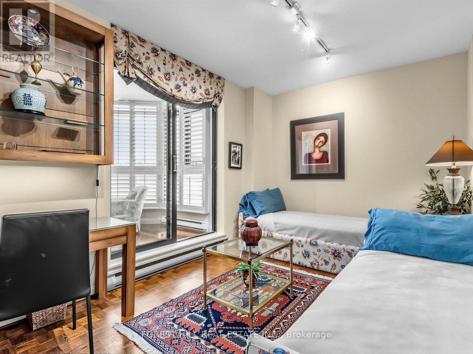 501 - 407 WALMER ROAD Toronto (Casa Loma), ON M5R 3N2