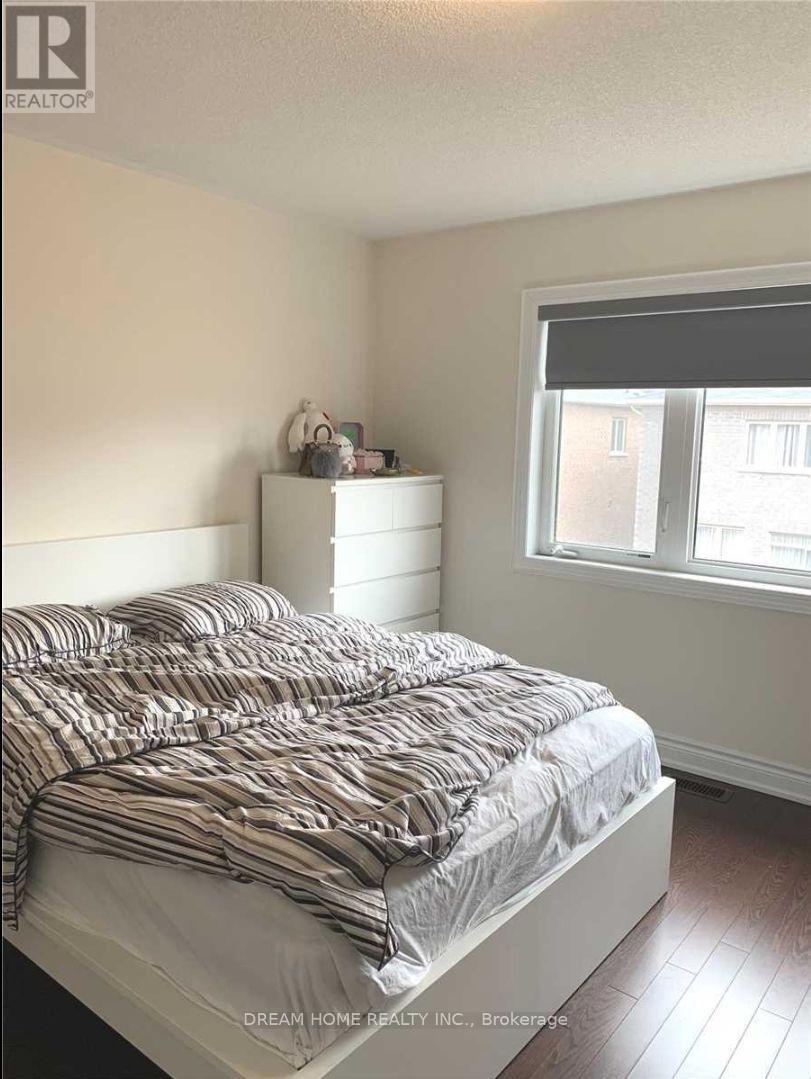 88 Mohandas Drive, Markham, Ontario  L3S 0E4 - Photo 9 - N13686658