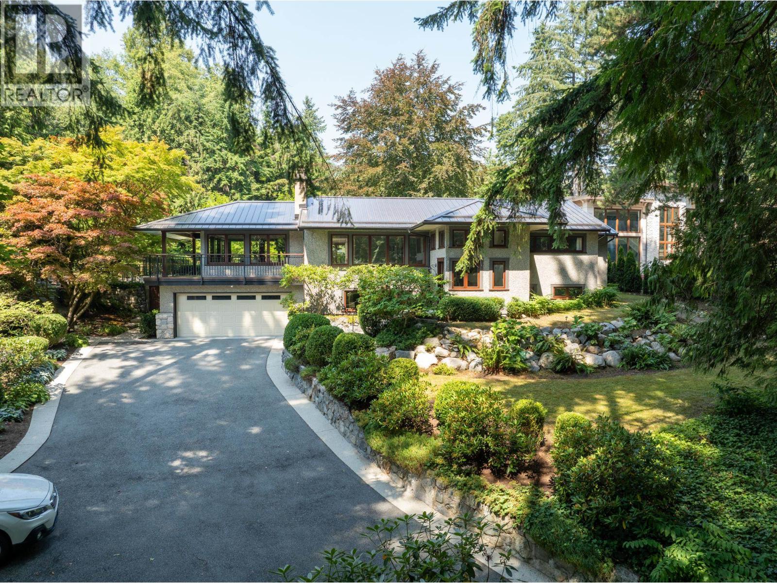 431 Southborough Drive, West Vancouver, British Columbia  V7S 1M3 - Photo 2 - R3156657