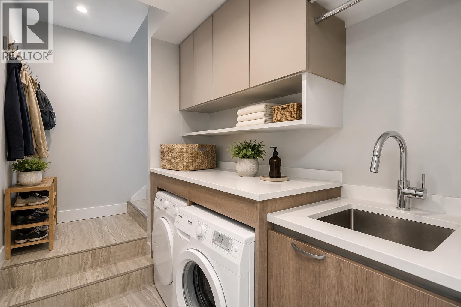 955 Forest Hills Drive, North Vancouver, British Columbia  V7R 1N4 - Photo 35 - R3156689