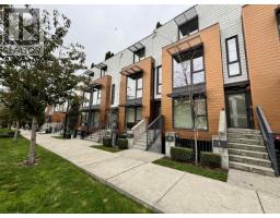 3 720 3RD EAST STREET, North Vancouver, British Columbia