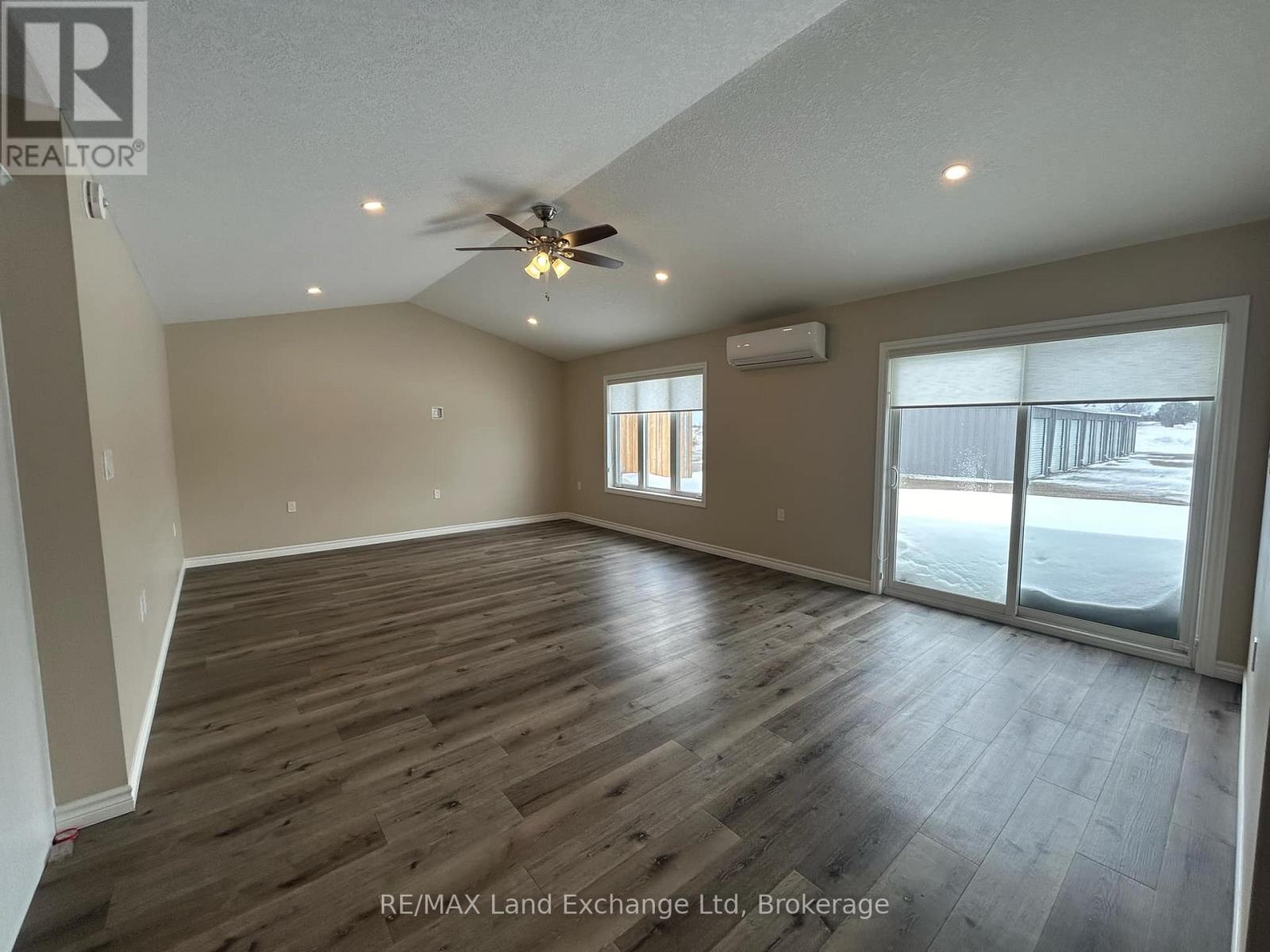 2 - 206 Rutledge Street, North Huron, Ontario  N0M 1H0 - Photo 3 - X13686678