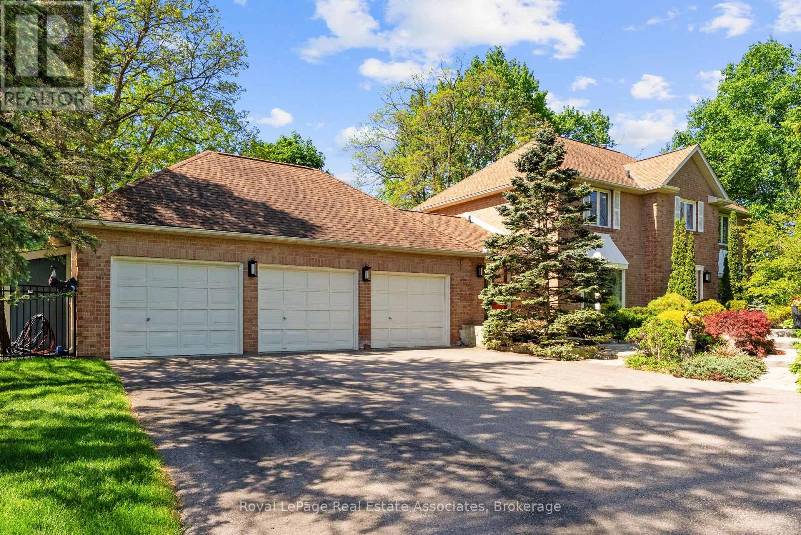 4 Wolf Crescent, Caledon, Ontario  L7E 0A7 - Photo 2 - W13686572
