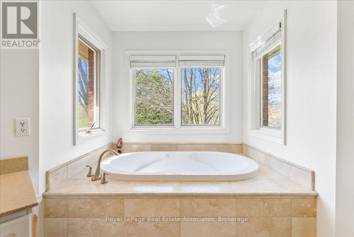 4 Wolf Crescent, Caledon, Ontario  L7E 0A7 - Photo 22 - W13686572