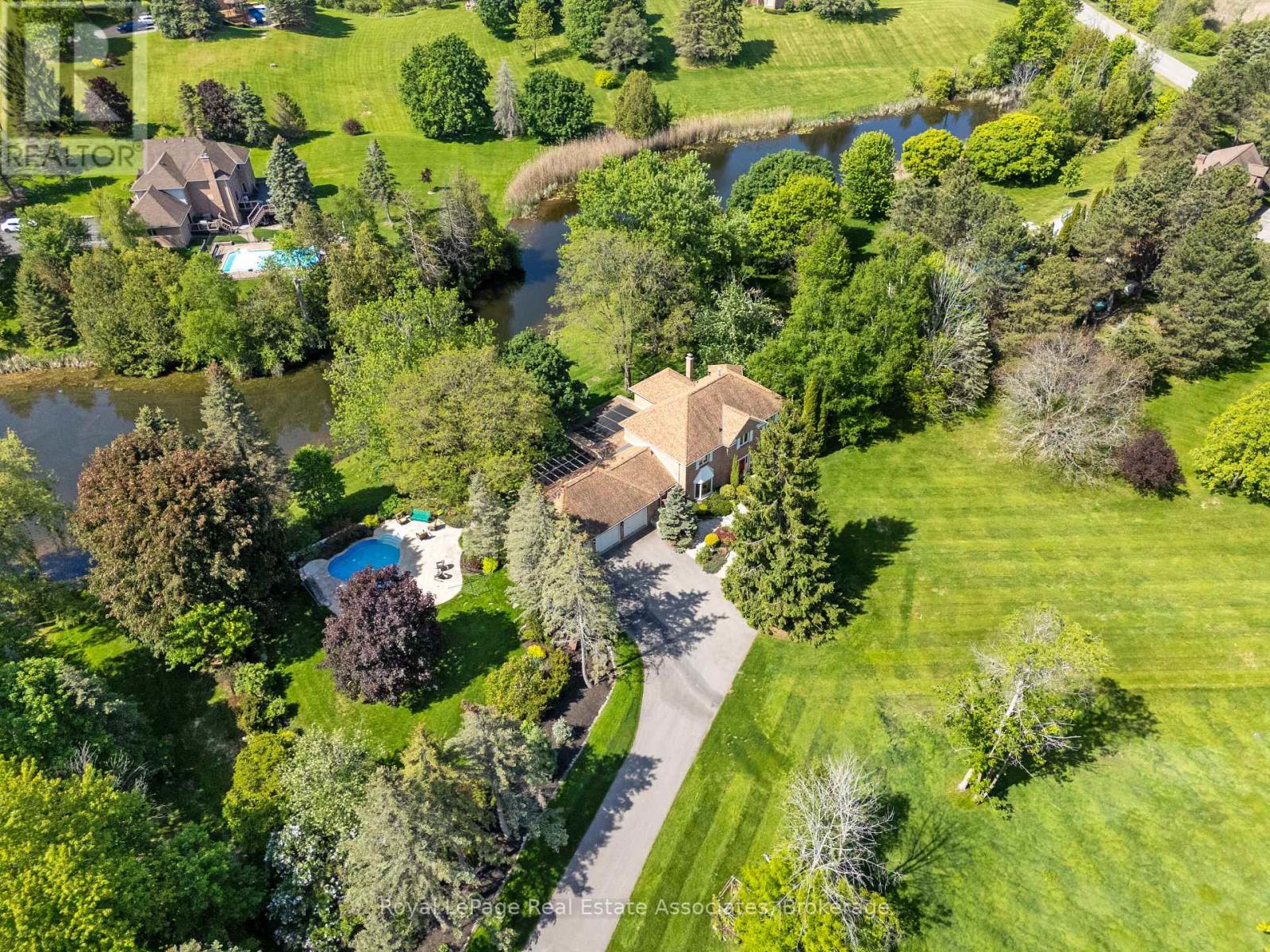 4 Wolf Crescent, Caledon, Ontario  L7E 0A7 - Photo 3 - W13686572