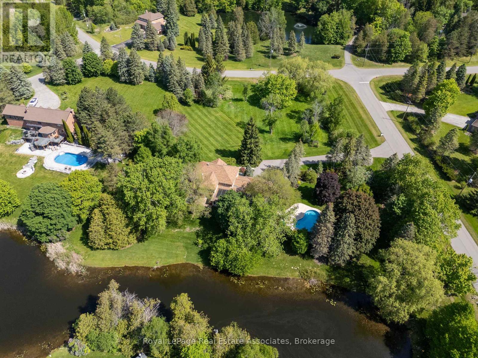 4 Wolf Crescent, Caledon, Ontario  L7E 0A7 - Photo 4 - W13686572
