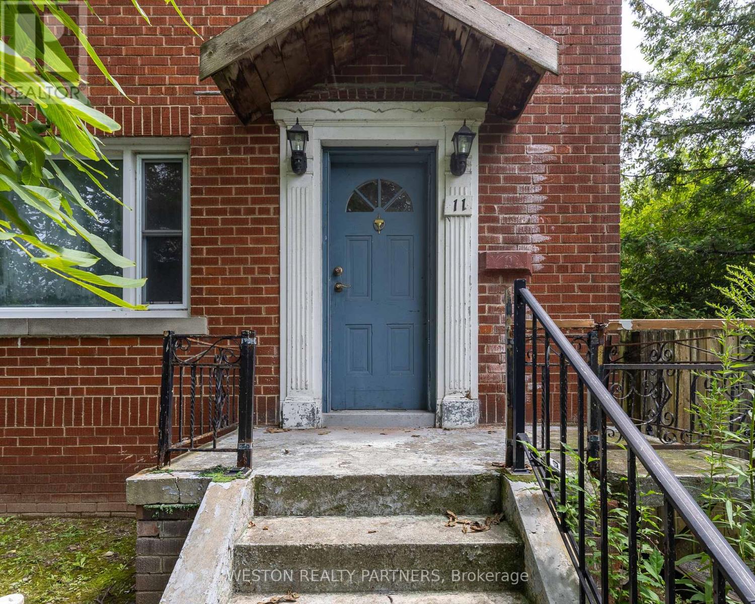 11 Thirty-Sixth Street, Toronto, Ontario M8W 3K8 - Photo 4 - W13686588