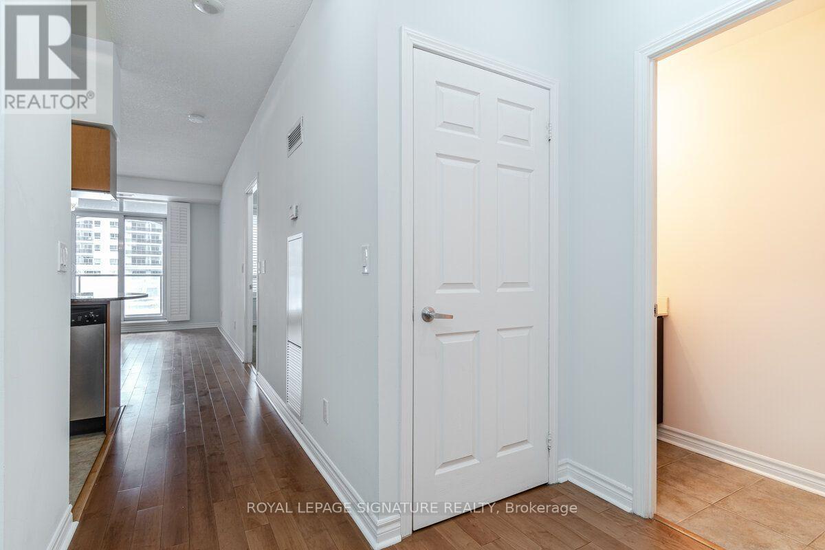 203 - 388 Prince Of Wales Drive, Mississauga, Ontario  L5B 0A1 - Photo 7 - W13686598