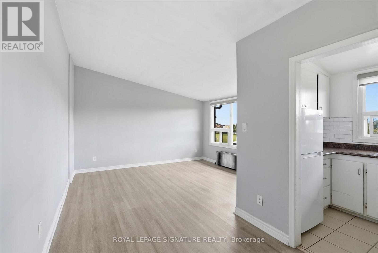 301 - 49 Cuffley Crescent S, Toronto, Ontario  M3K 1X4 - Photo 2 - W13686650