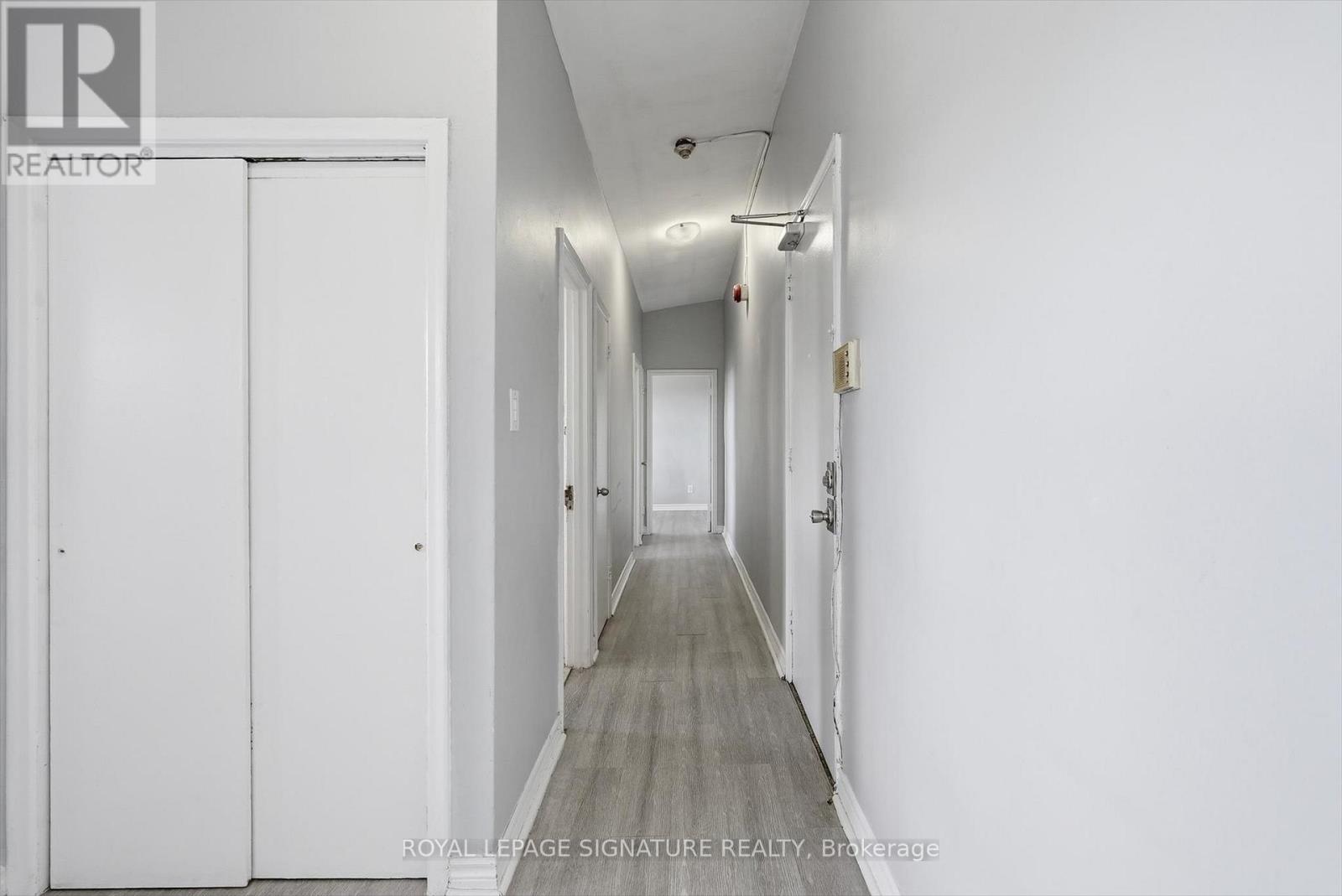 301 - 49 Cuffley Crescent S, Toronto, Ontario  M3K 1X4 - Photo 3 - W13686650