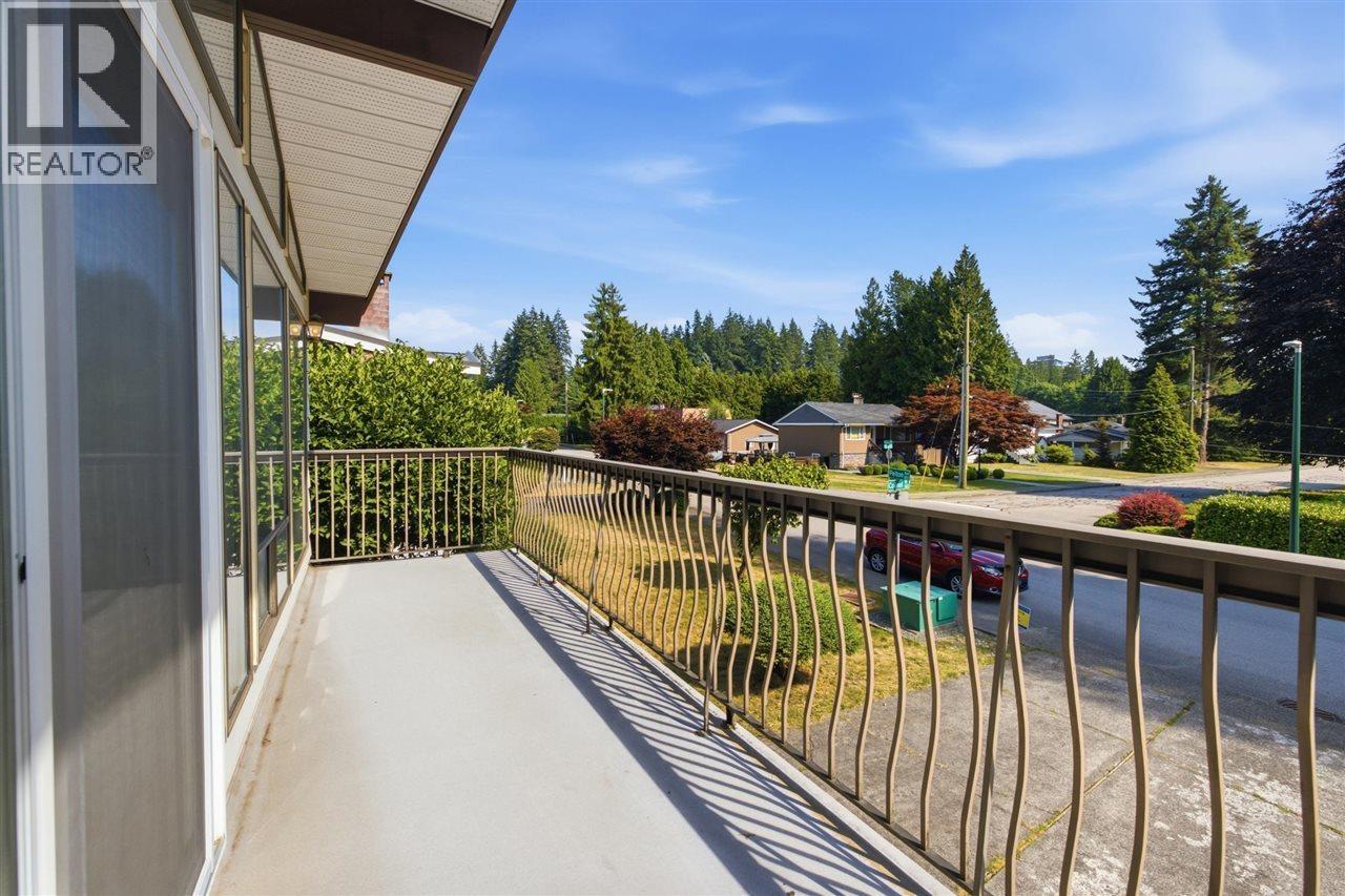 967 Pelton Avenue, Coquitlam, British Columbia  V3J 2J3 - Photo 10 - R3156582