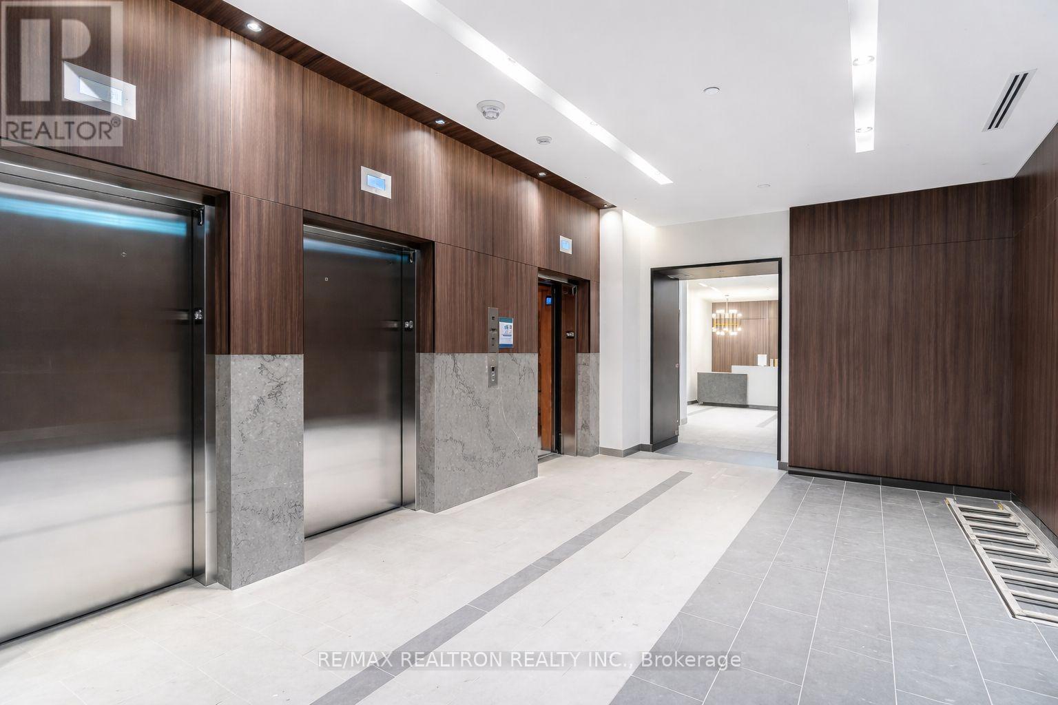 418 - 1787 St Clair Avenue, Toronto, Ontario  M6N 1J6 - Photo 3 - W13502952