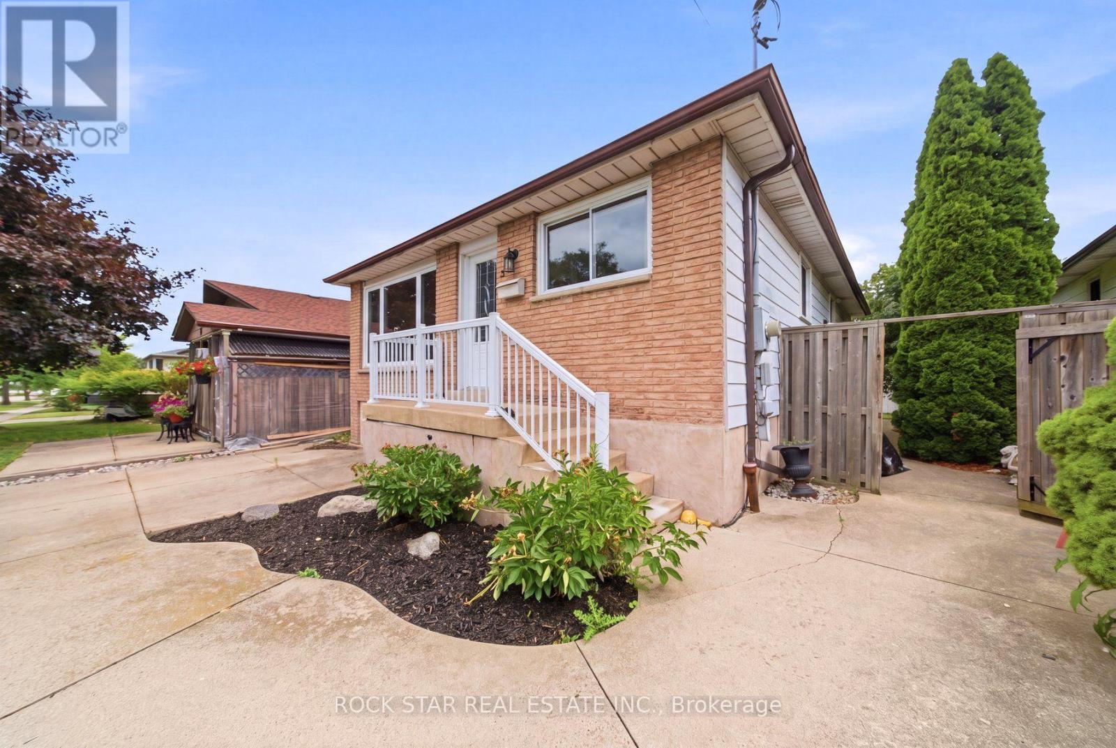Main - 59 Aterno Drive, Hamilton, Ontario  L9C 5S4 - Photo 2 - X13686624