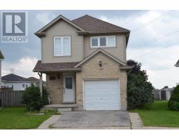 132 HENHOEFFER CRESCENT, Kitchener, Ontario