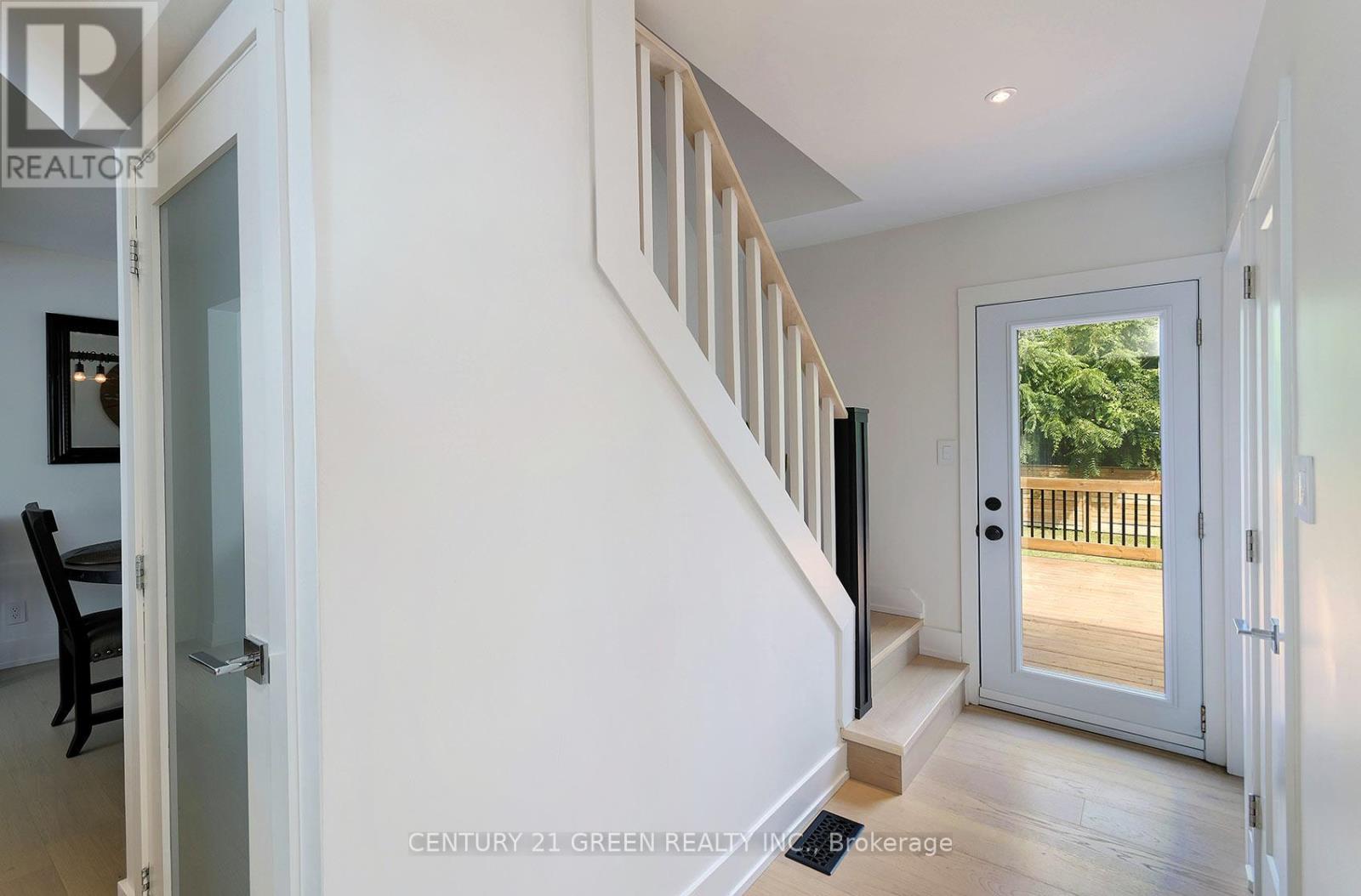 32 Castlebar Road, Toronto, Ontario  M8Z 2J5 - Photo 24 - W13628584