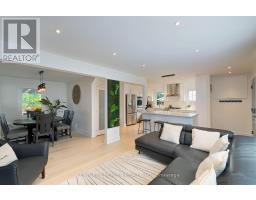 32 CASTLEBAR ROAD, Toronto, Ontario