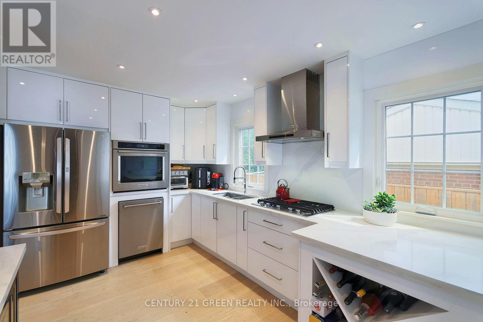 32 Castlebar Road, Toronto, Ontario  M8Z 2J5 - Photo 5 - W13628584