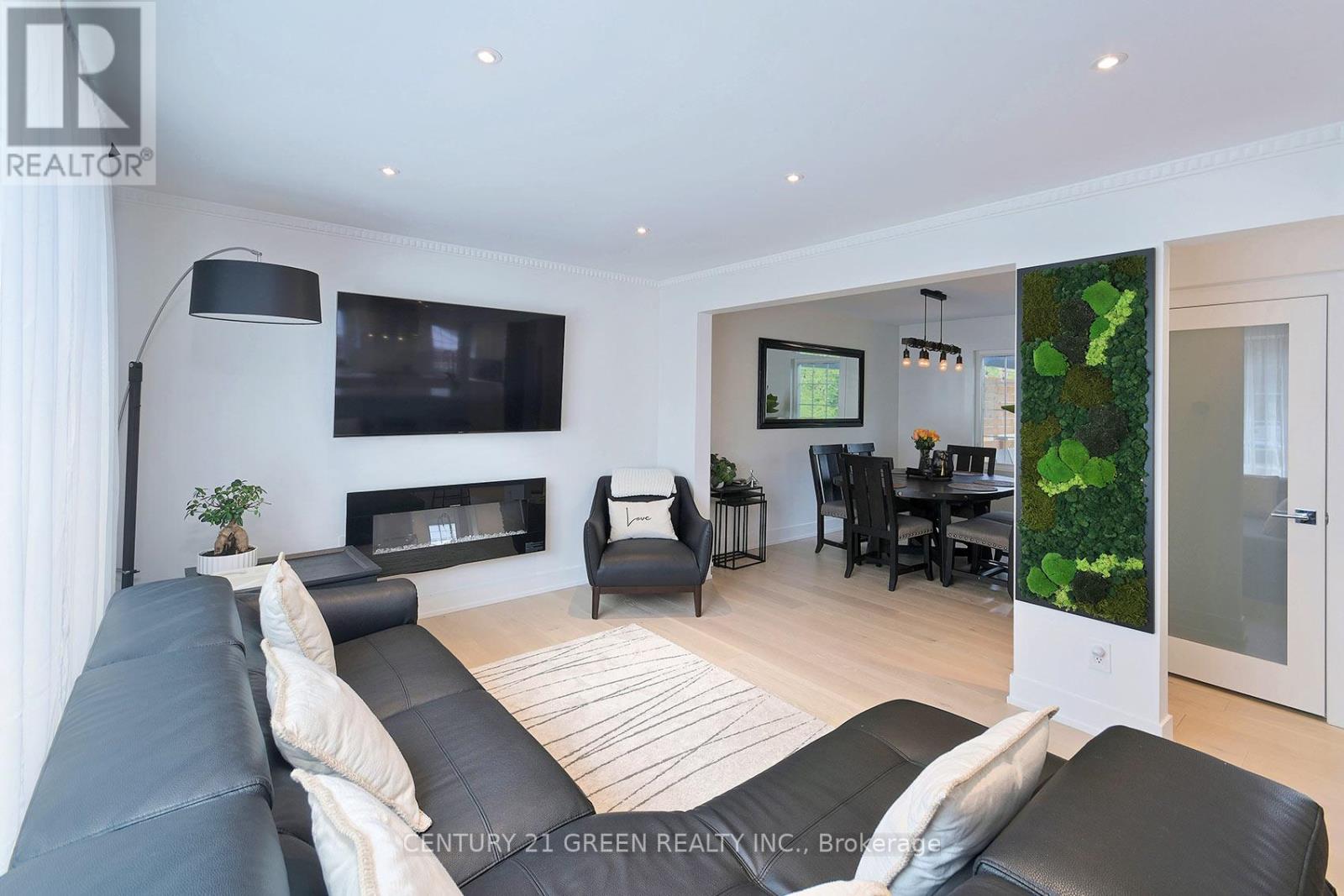 32 Castlebar Road, Toronto, Ontario  M8Z 2J5 - Photo 6 - W13628584
