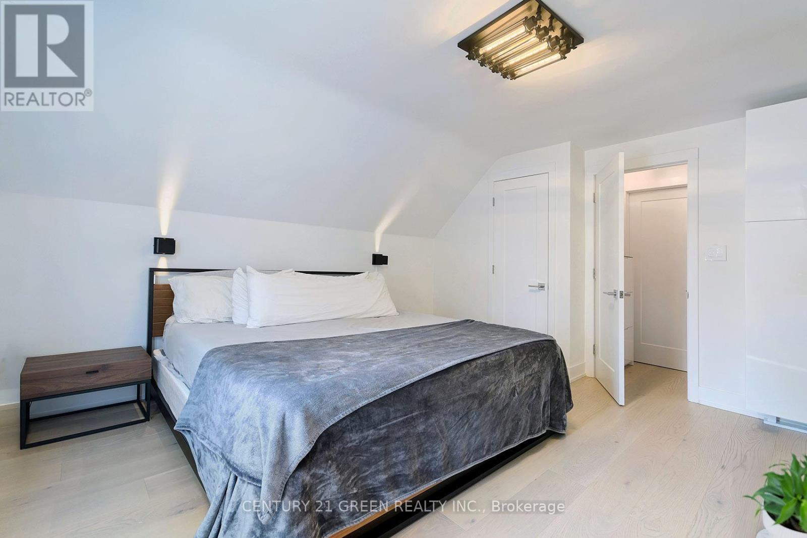 32 Castlebar Road, Toronto, Ontario  M8Z 2J5 - Photo 8 - W13628584