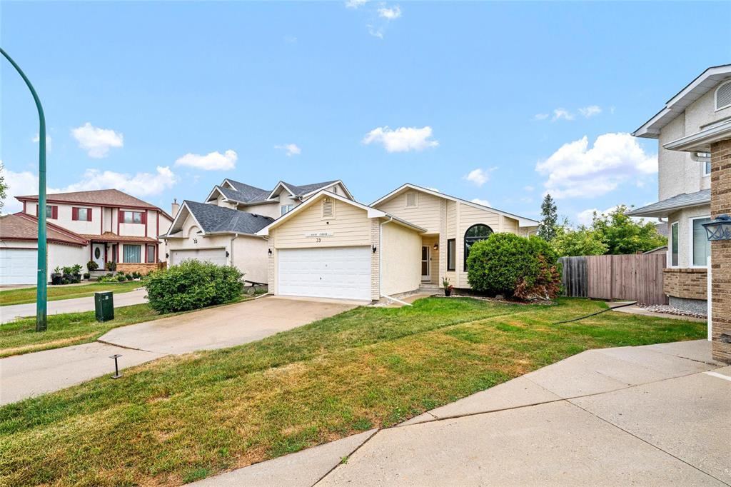 39 Blue Horizon Cove, Winnipeg, Manitoba  R3W 1N9 - Photo 2 - 202620734