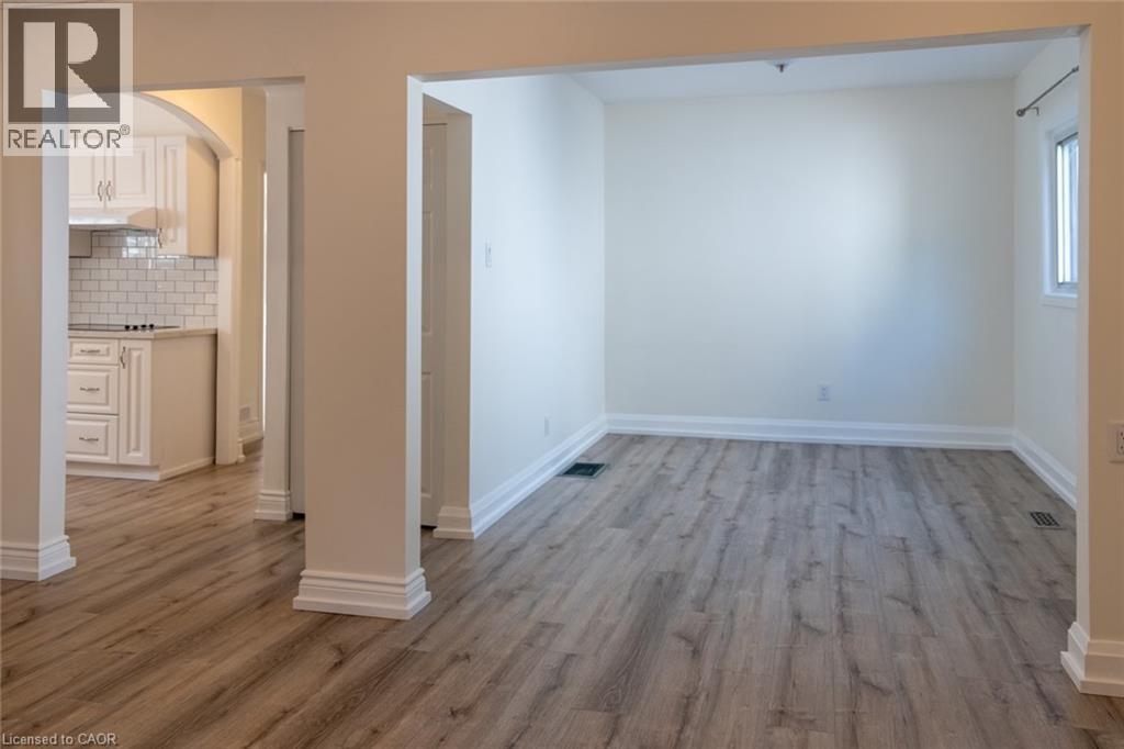 359 Queensdale Avenue E Unit# Upper, Hamilton, Ontario  L9A 1L5 - Photo 4 - 40856004