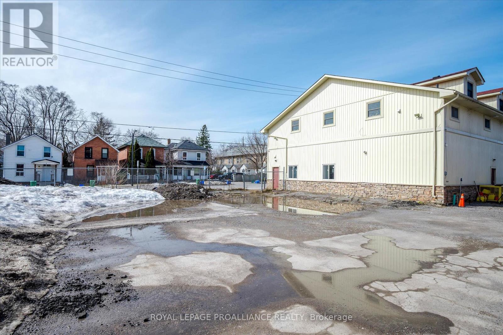 Upper Unit - 255 Mcdonnel Street S, Peterborough, Ontario K9H 2W2 - Photo 10 - X13686906