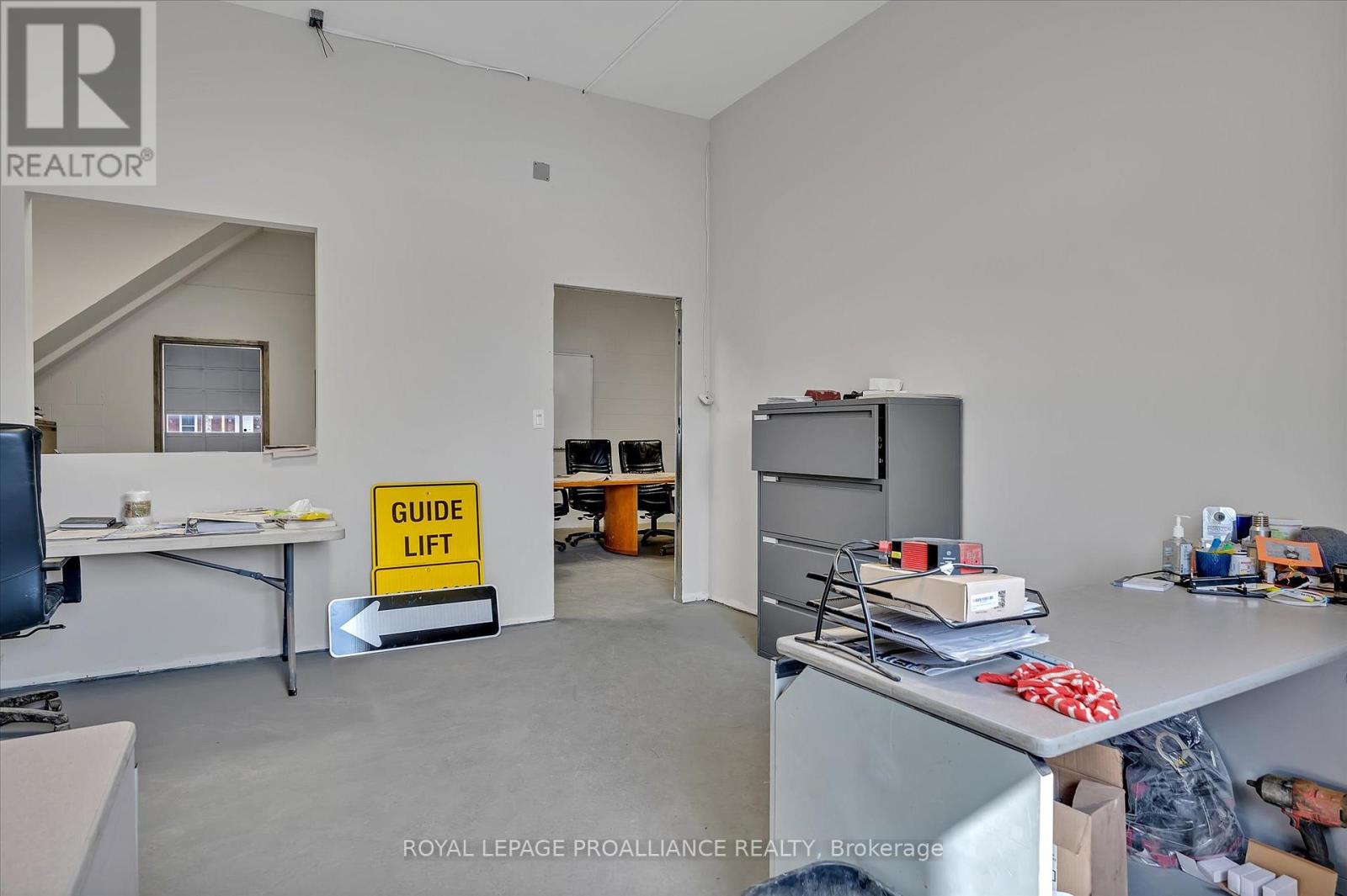 Upper Unit - 255 Mcdonnel Street S, Peterborough, Ontario K9H 2W2 - Photo 7 - X13686906