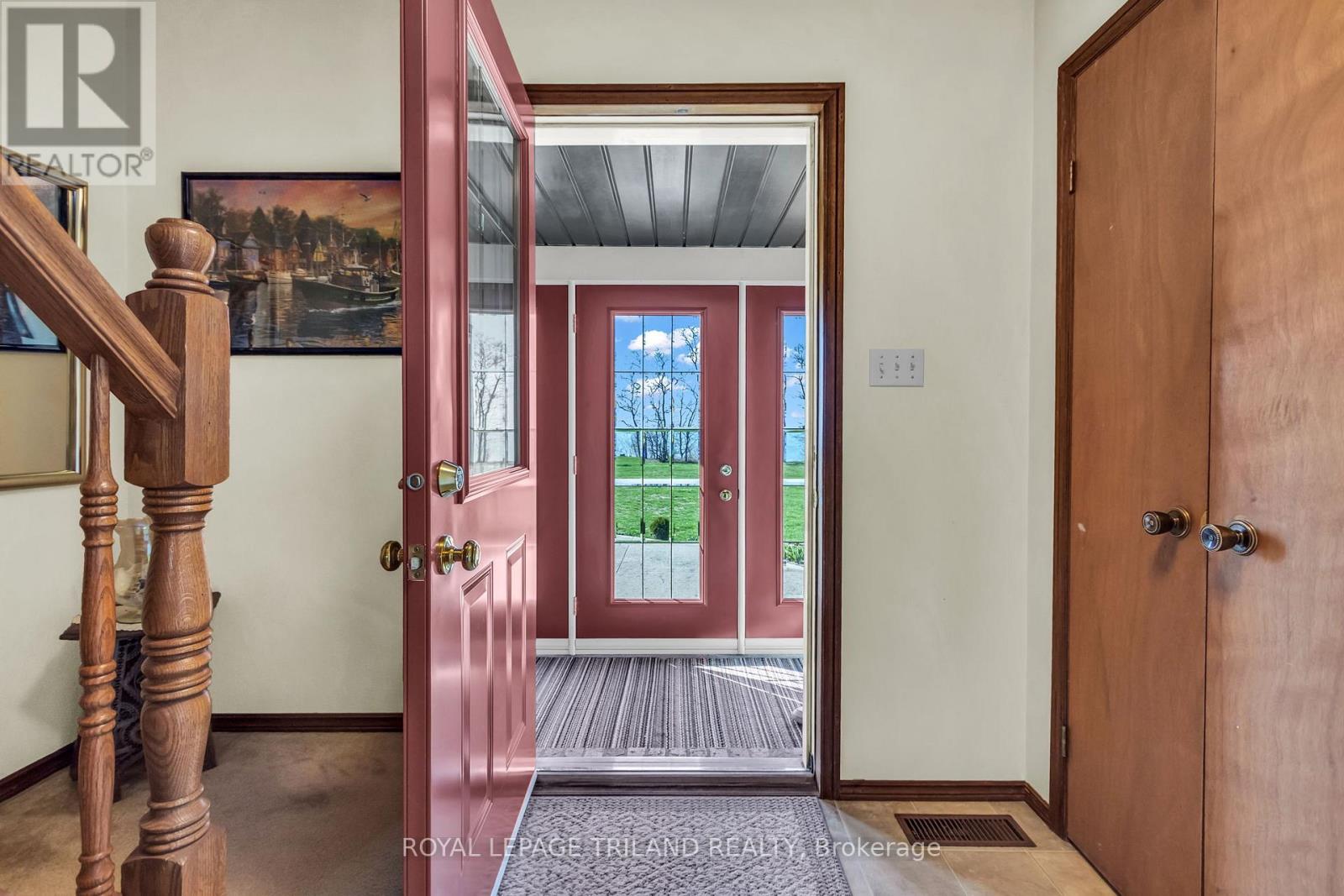 5257 Cliff Road, Lambton Shores, Ontario  N0N 1J7 - Photo 8 - X13687018