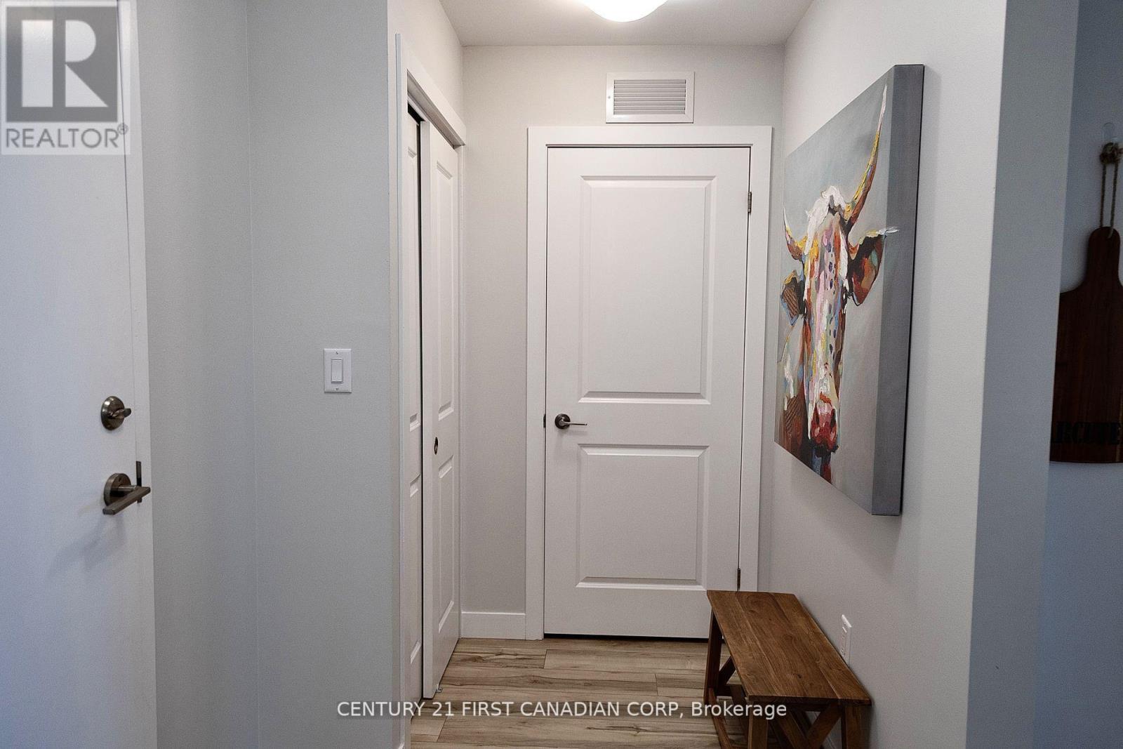 403 - 100 The Promenade, Central Elgin, Ontario  N5L 0B7 - Photo 2 - X13687040