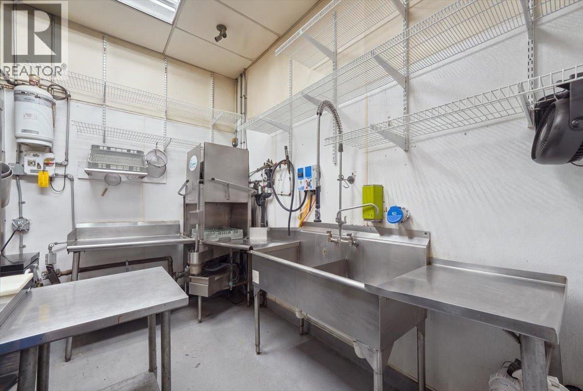 2610 Main Street, Vancouver, British Columbia  V0V 0V0 - Photo 24 - C8081308