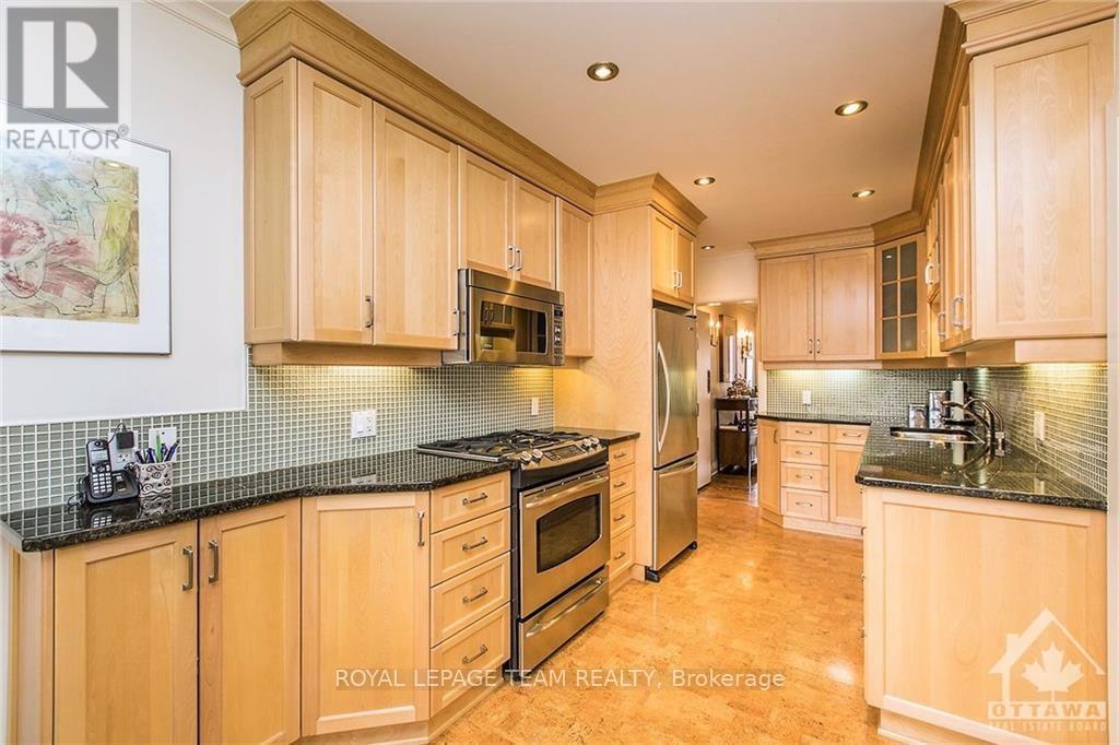 522 Piccadilly Avenue, Ottawa, Ontario  K1Y 0H8 - Photo 2 - X13686780