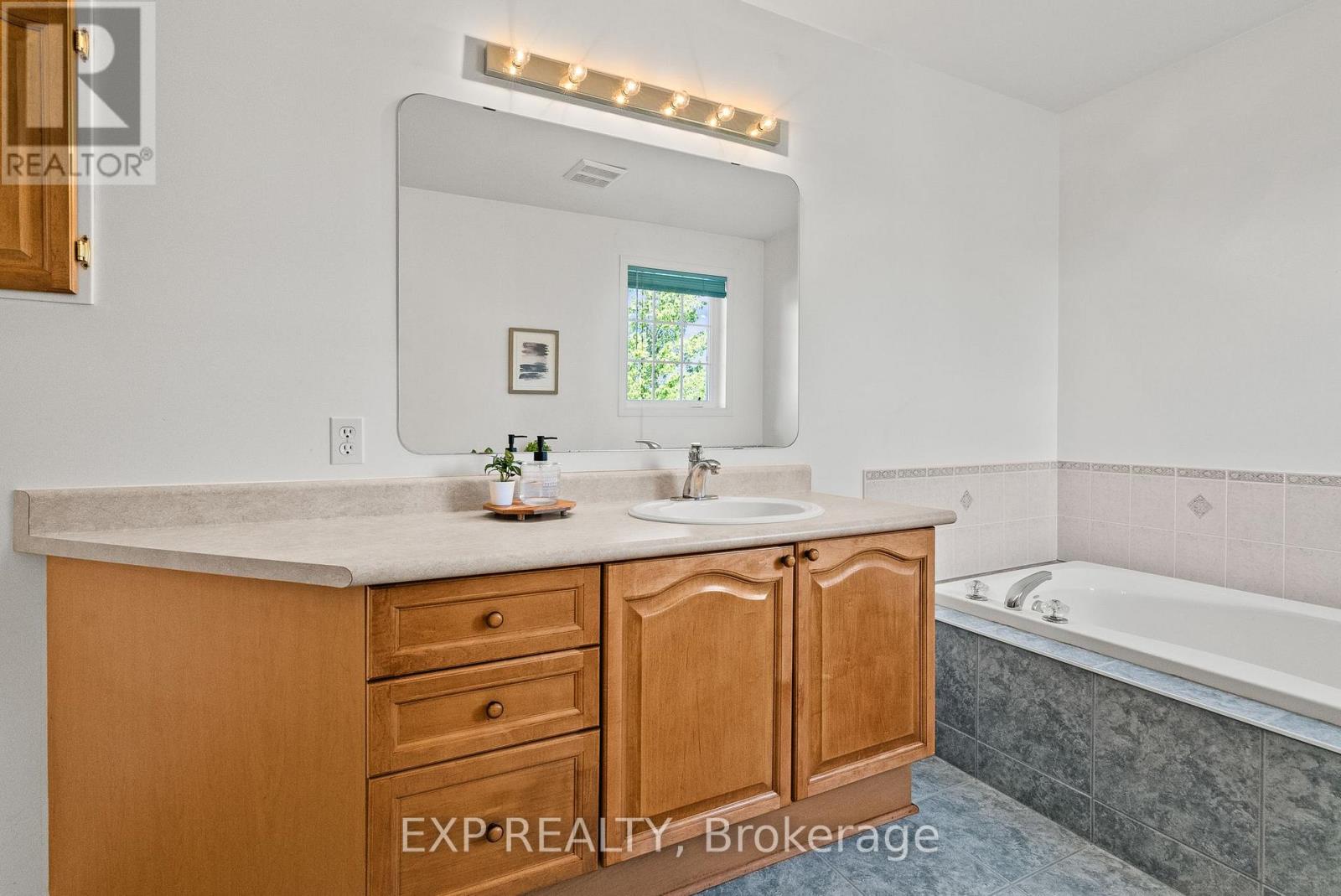 112 Redcliff Avenue, Ottawa, Ontario  K2J 5J7 - Photo 32 - X13686926