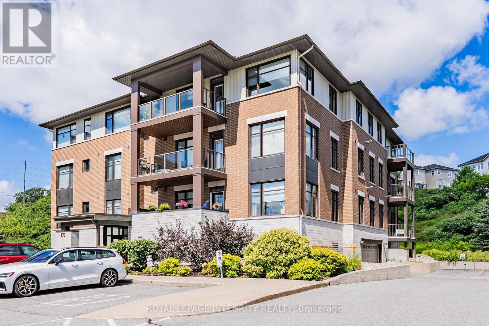303 - 170 Guelph Private, Ottawa, Ontario  K2T 0J5 - Photo 2 - X13687008