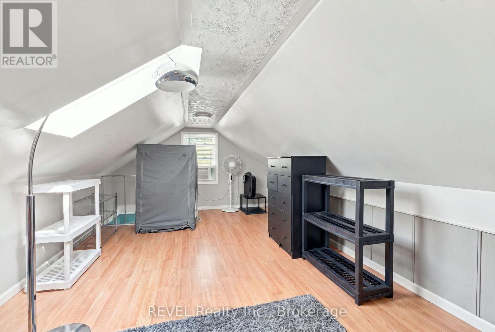 5699 Montrose Road, Niagara Falls, Ontario  L2H 1K9 - Photo 13 - X13686744