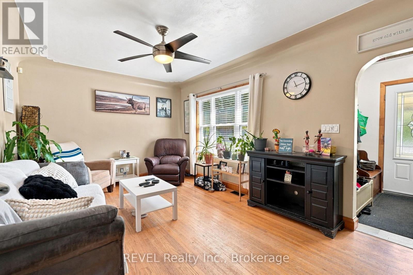 5699 Montrose Road, Niagara Falls, Ontario  L2H 1K9 - Photo 8 - X13686744