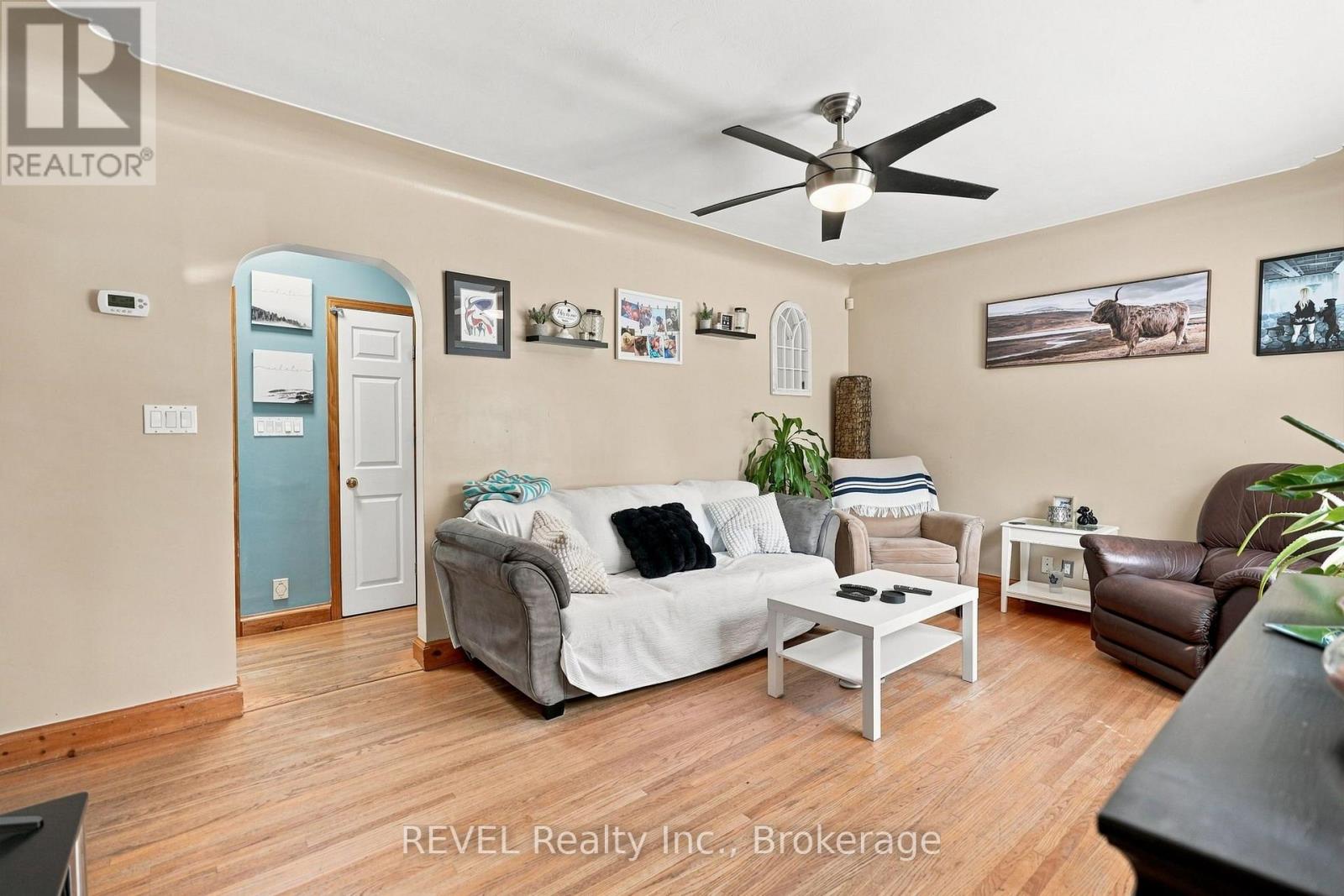 5699 Montrose Road, Niagara Falls, Ontario  L2H 1K9 - Photo 9 - X13686744