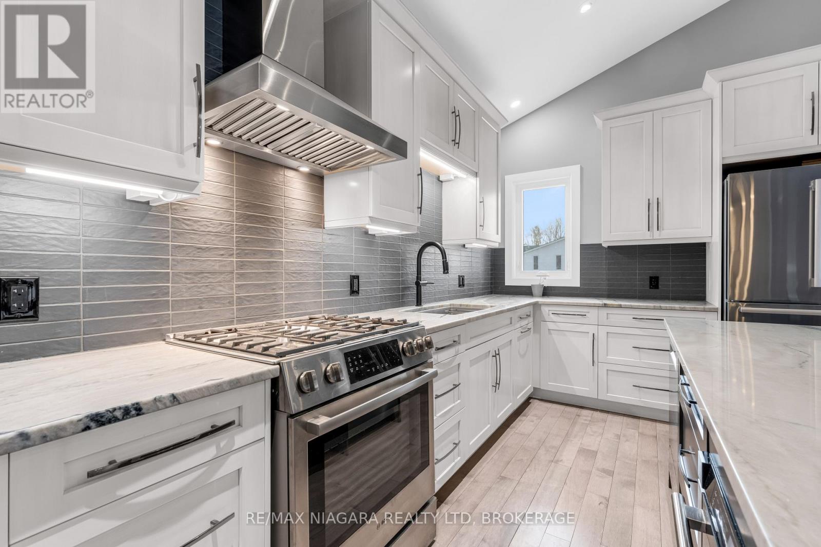 5 Heron Pointe Road, Port Colborne, Ontario  L3K 6A9 - Photo 13 - X13686936
