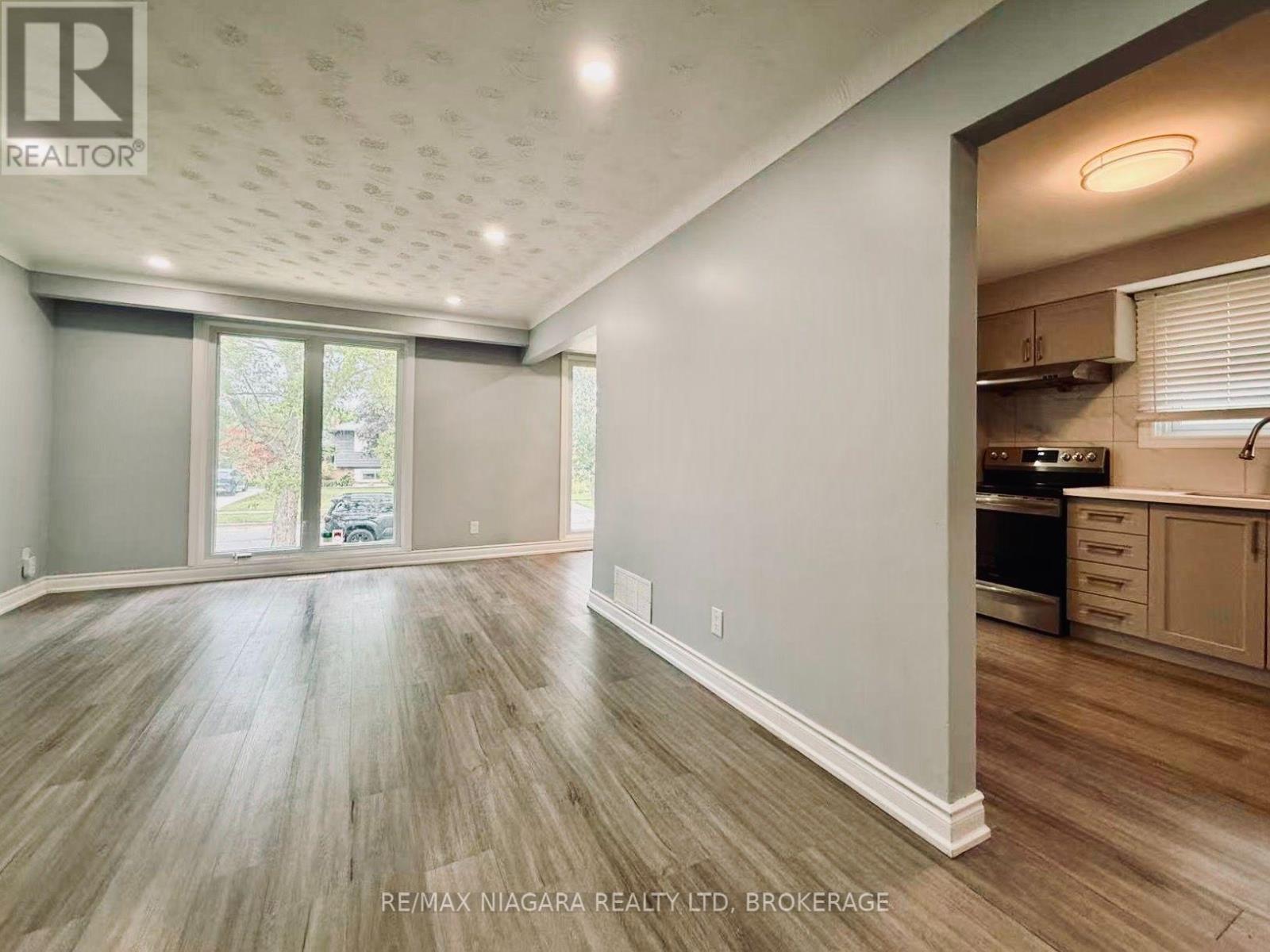 3102 Ussher Street, Niagara Falls, Ontario  L2G 6M2 - Photo 7 - X13687020