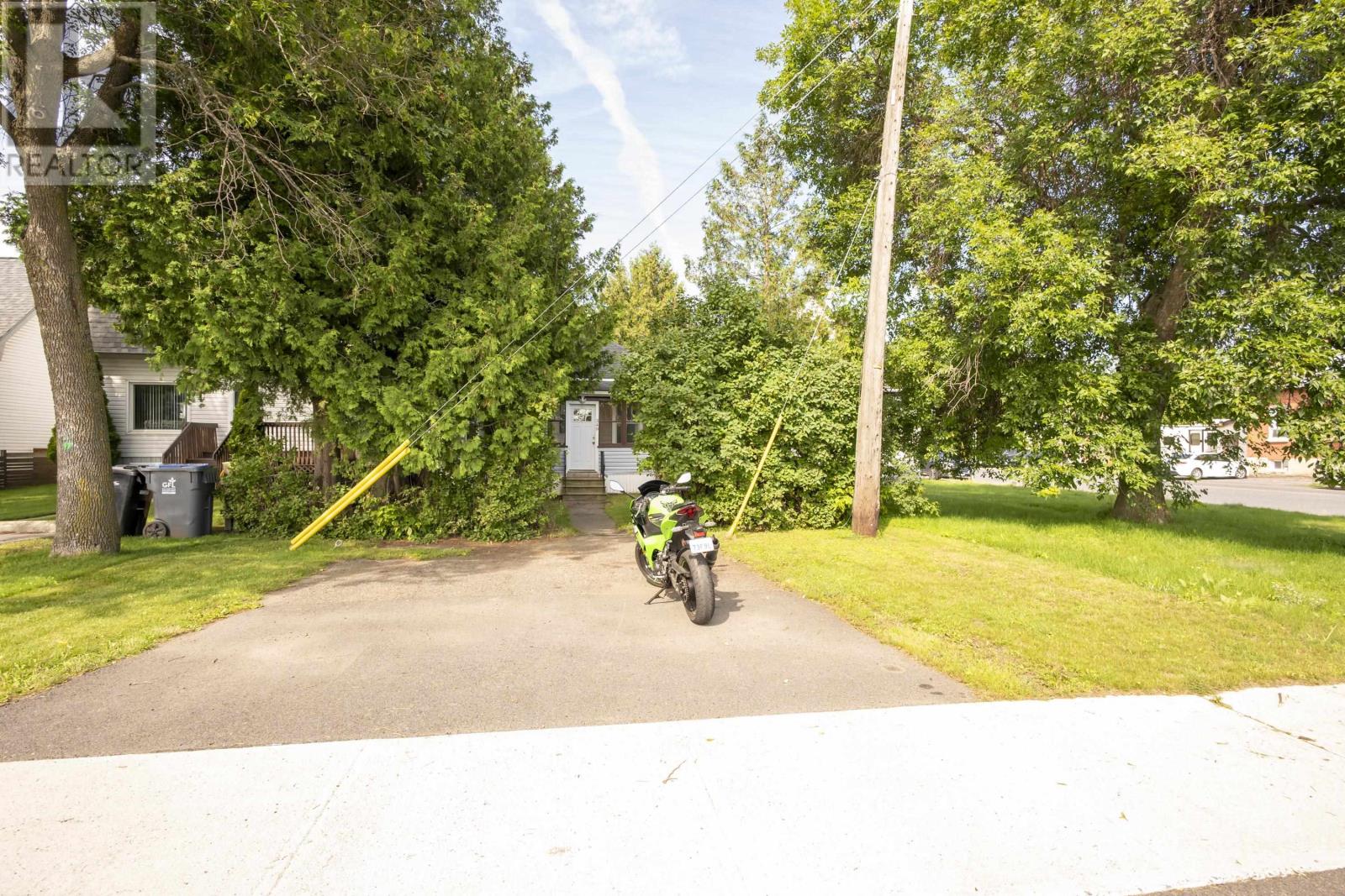 349 Vickers St N, Thunder Bay, Ontario  P7C 4B1 - Photo 3 - TB2602410