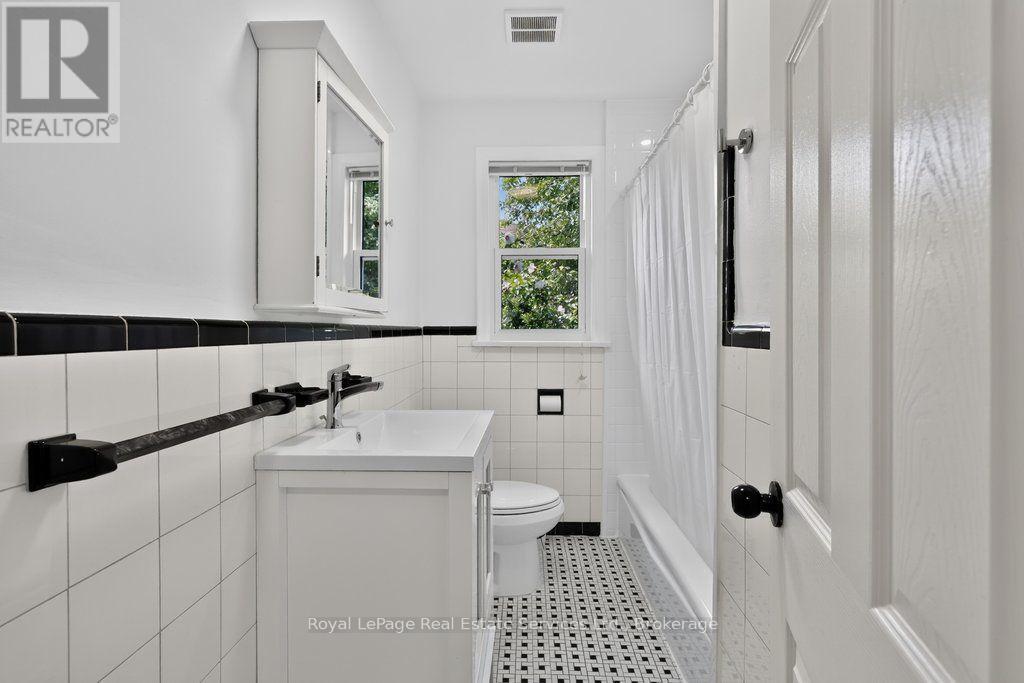 Main - 79 Kingswood Road, Oakville, Ontario  L6K 2E2 - Photo 14 - W13686864